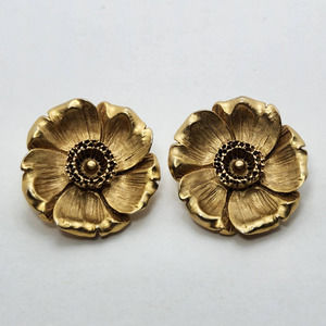 Oscar de la Renta Poppy Flower Clip On Earrings Antiqued Gold Tone Signed